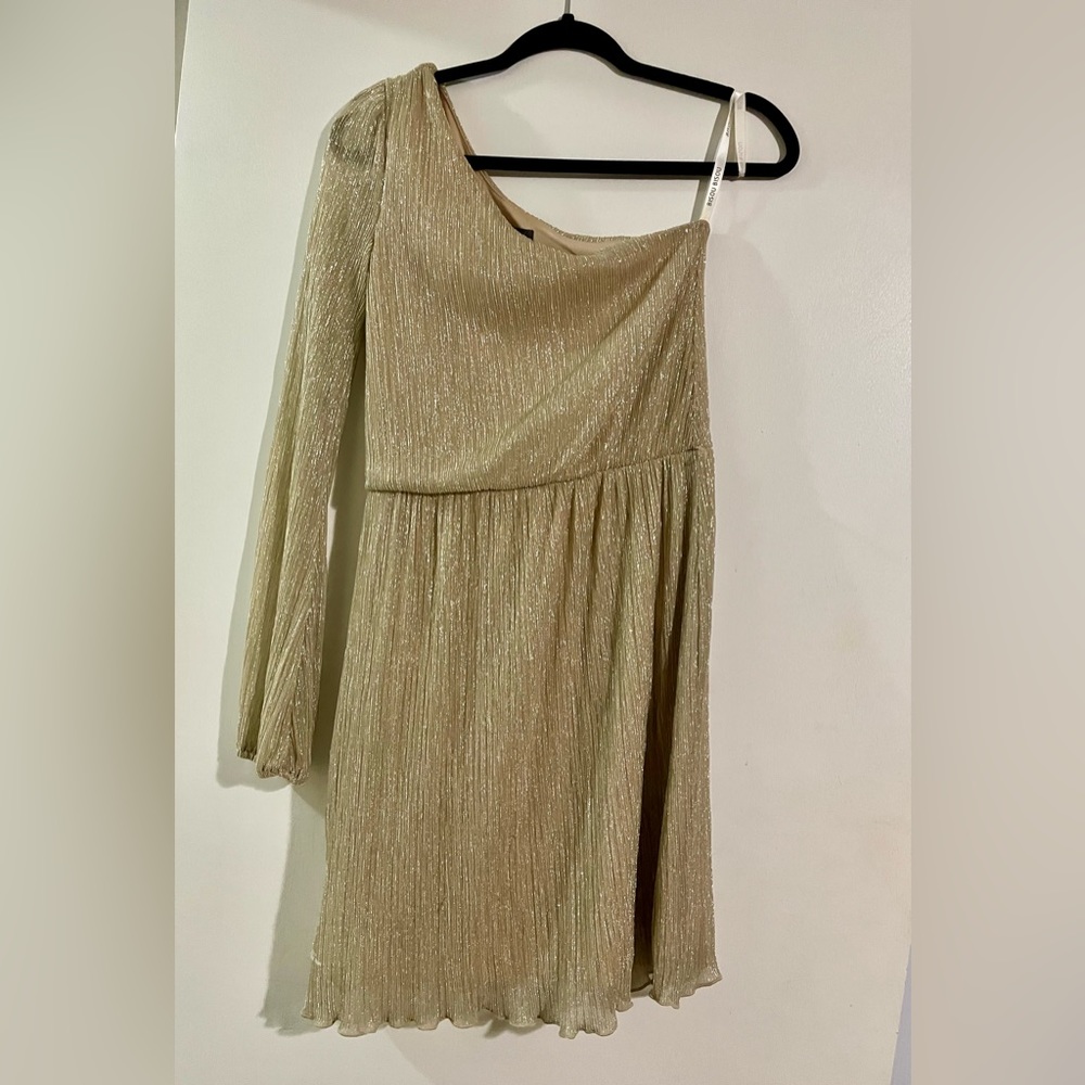 One shoulder pale gold dress